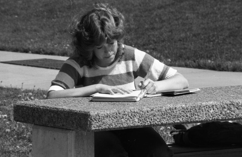 1985 Students, May Outdoor Candid Shots 25