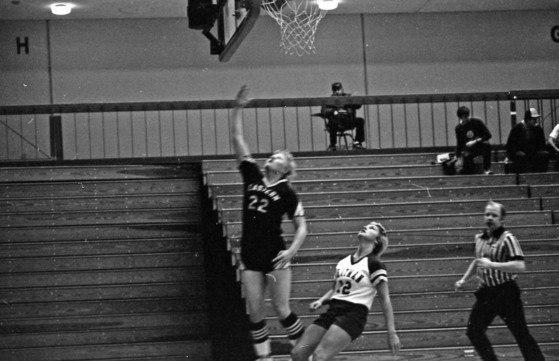 1984 Women's Basketball Action, EOSC vs. Whitman 25