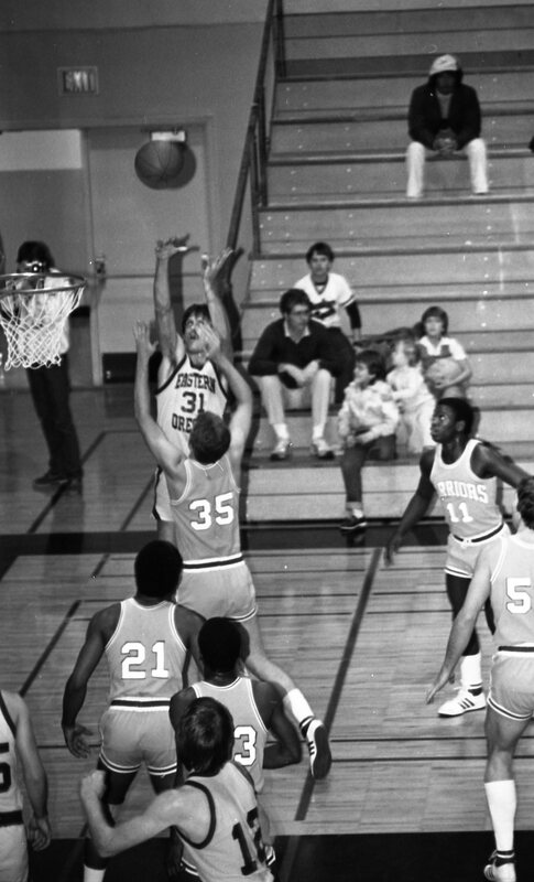 1984 Basketball Action, EOSC vs. LCSC 04