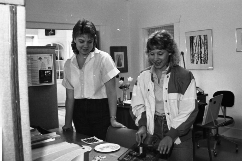 1986 Students, Brownies 05