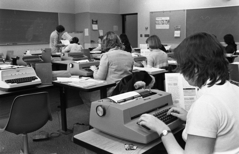 1976 Classroom, Typing 04