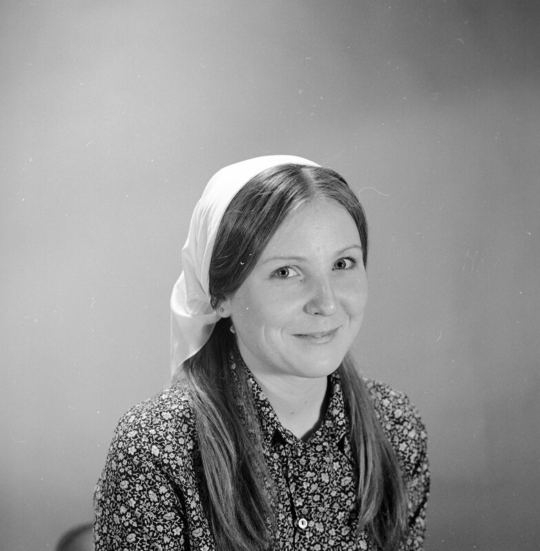 1973 "Fiddler on the Roof" Cast 03