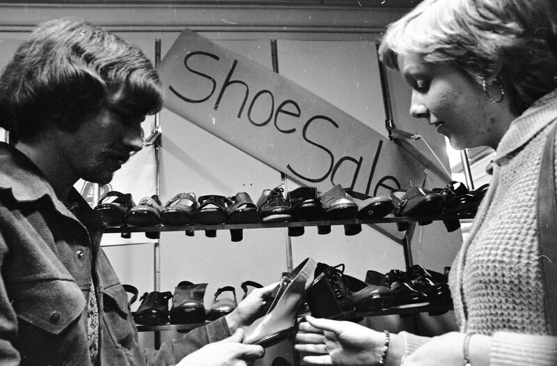 1974 Students, Shopping D 03