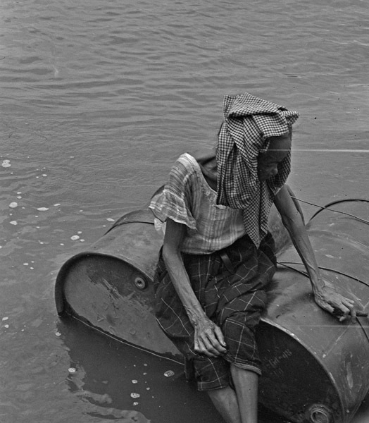 Alba River Crossing, Waiting