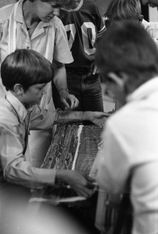 1980 Ackerman Elementary Crafts 02