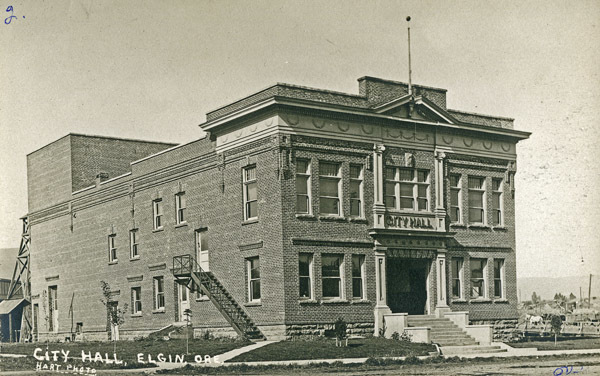 Elgin, City Hall 1