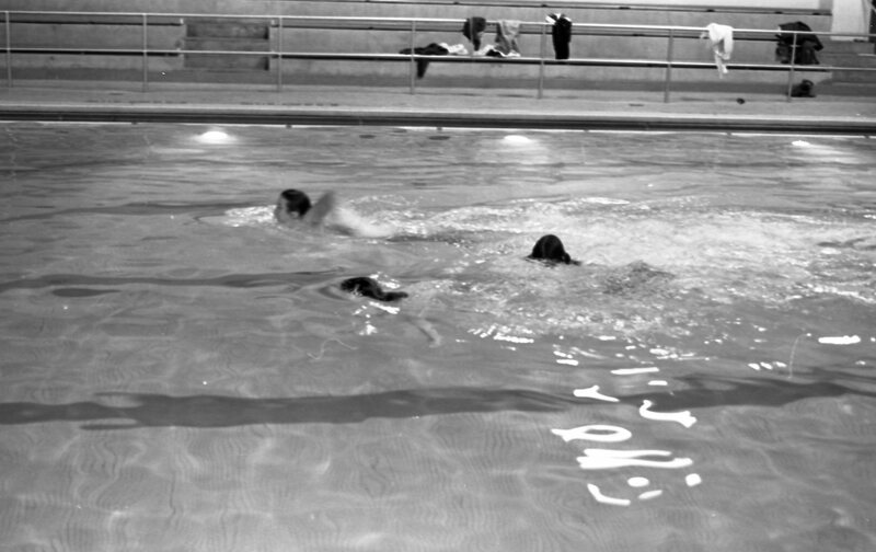 1977 Swimming, Lifesaving Class 02