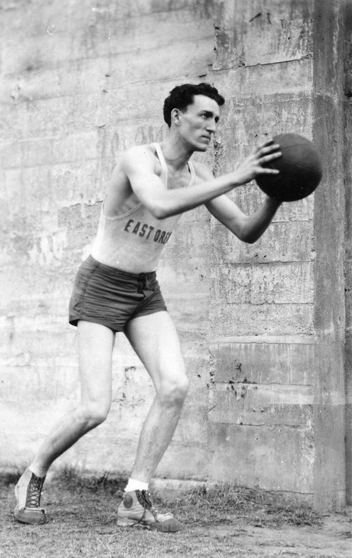 30's Basketball Player 18