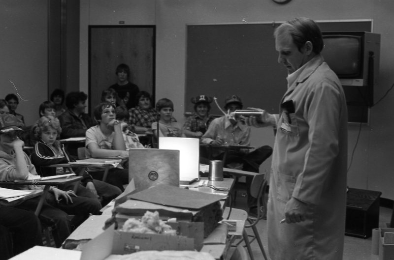 1981 Energy Day Class, Insulation 02