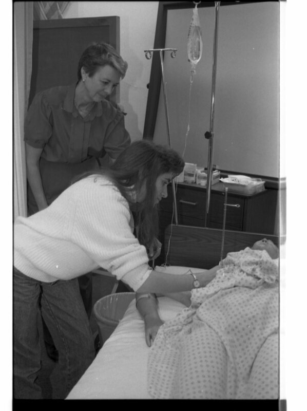 1989 Nursing Program, Patient Care 08