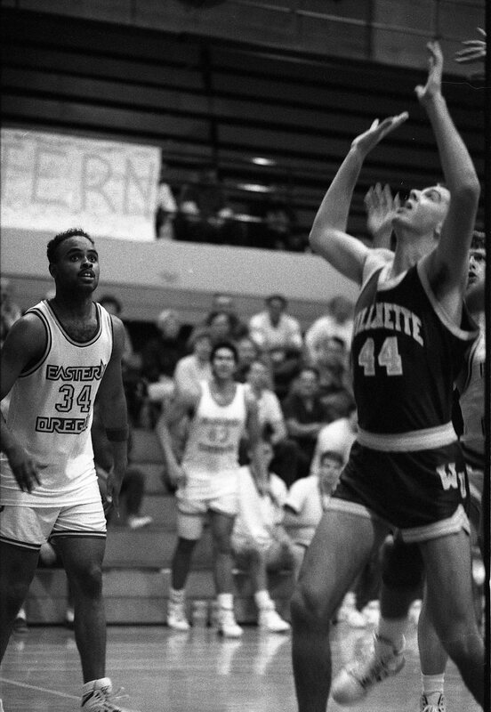 1991 Men's Basketball Action, Willamette University at EOSC 10