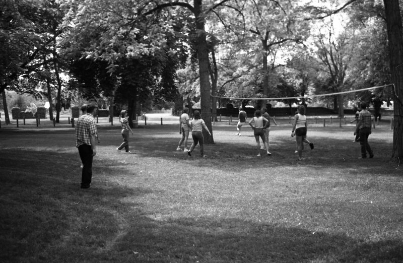 1985 Employees, Picnic at Riverside Park 08