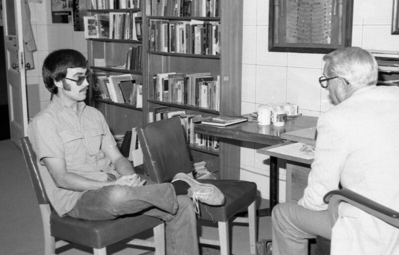1985 September, Student Consults Professor 02