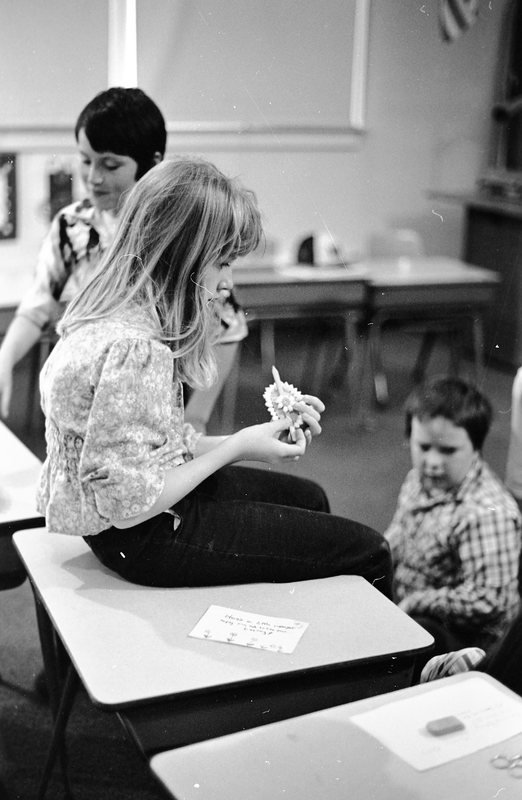 1981 Ackerman Elementary Classroom, Micronesian Program 05