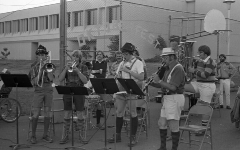 1977 Octoberfest, Folk Dancing 04