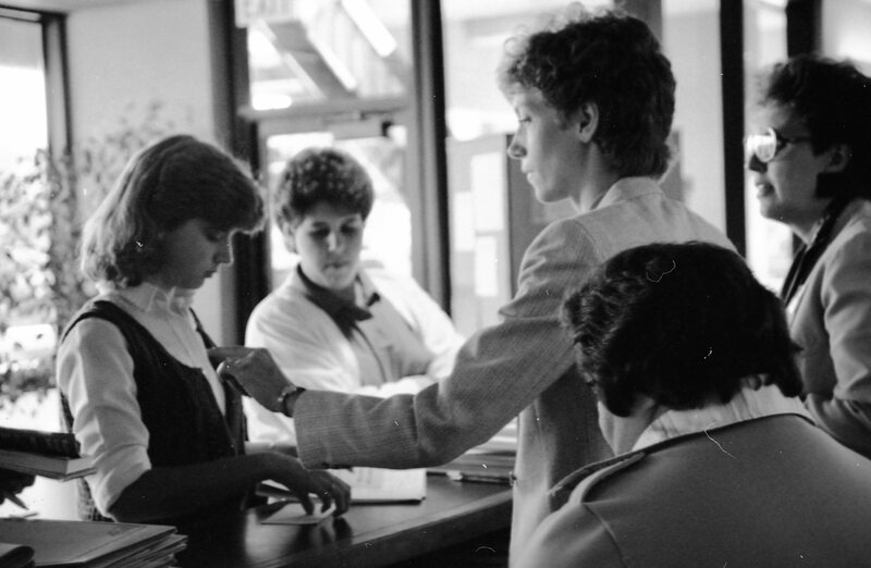 1985 Hoke Information Counter, Fall Term Registration 17