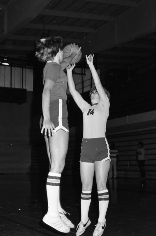 1979 Women's Basketball Action 09