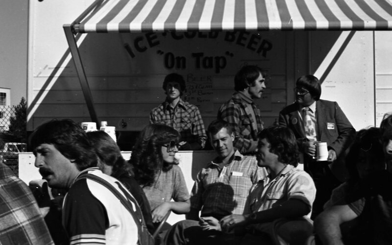 1982 October Folk Festival, Beer Garden 02