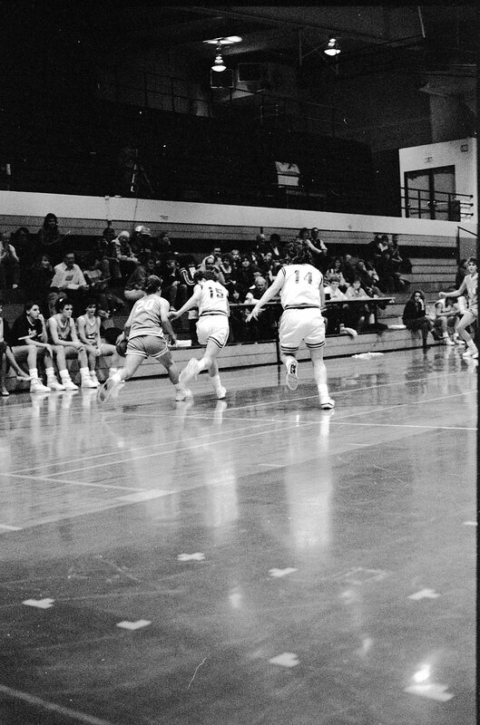 1991 Women's Basketball Action, Lewis & Clark at EOSC 11