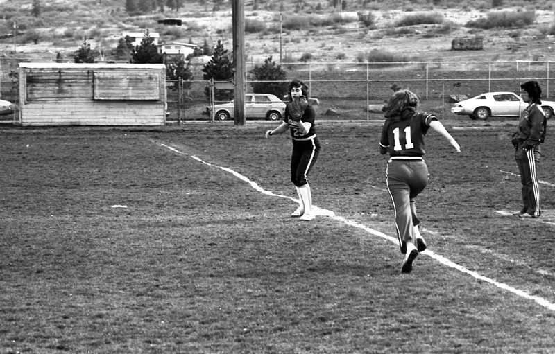 1982 Women's Softball Game - EOSC vs. EWU 05