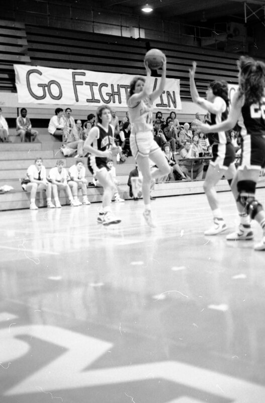 1988 Women's Basketball Action, Oregon Tech at EOSC 24