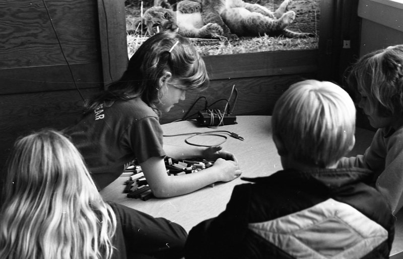 1981 Ackerman Elementary Classroom 02
