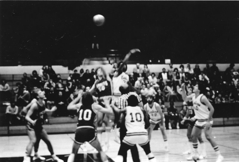 1979 Basketball Action 3