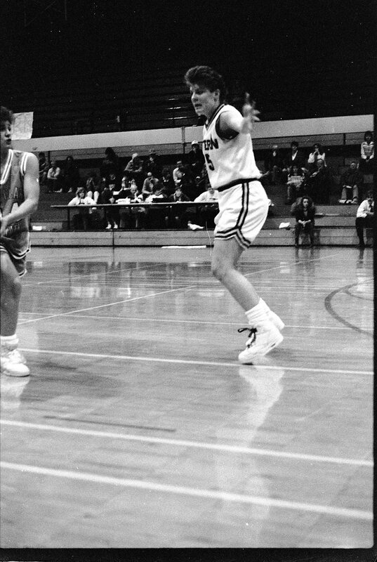 1991 Women's Basketball Action, Lewis &amp; Clark at EOSC 05