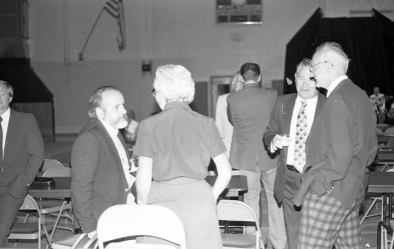 1982 Banquet Honors Briggs, After 02