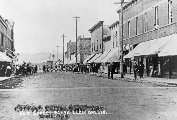 Elgin, Street Scene 12