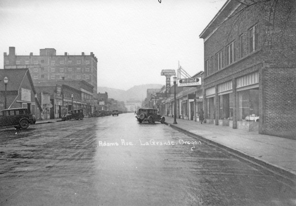 La Grande, Street Scene 46