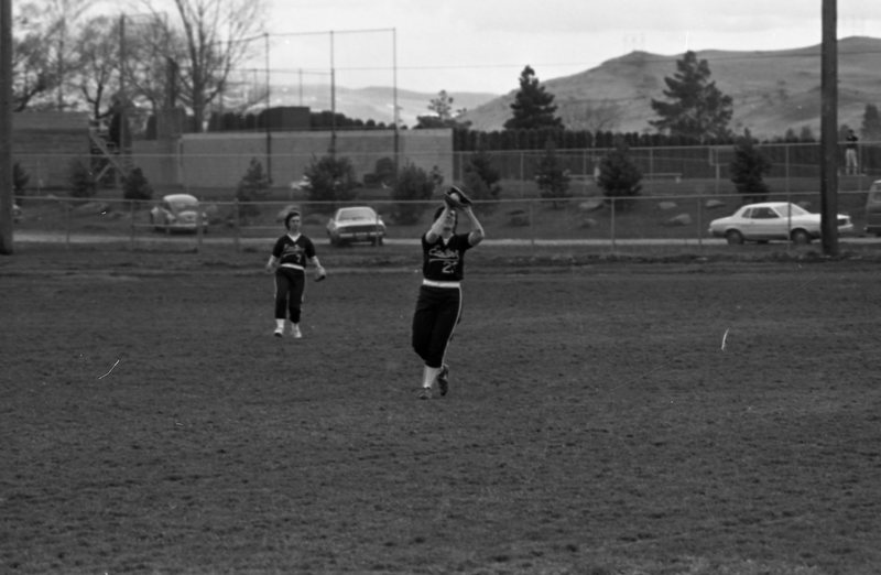 1982 Women's Softball Game - EOSC vs. EWU 03