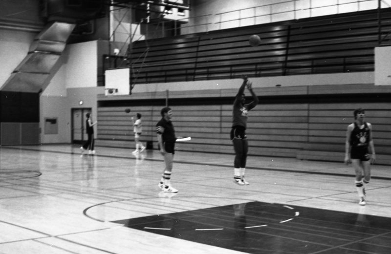 1981 Men's Basketball Practice 05