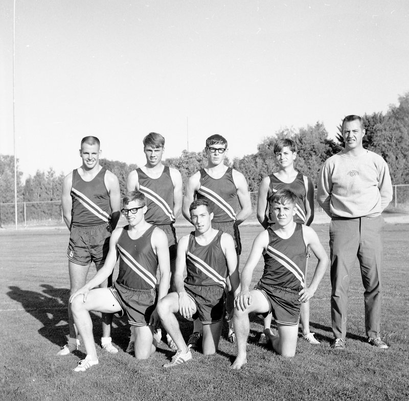1968 Cross Country Team 01