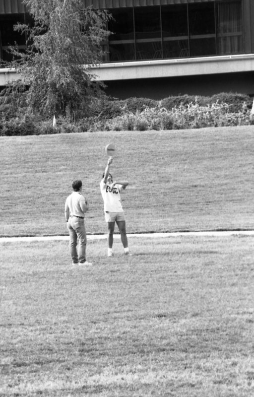 1986 Students, Outdoors in July 01