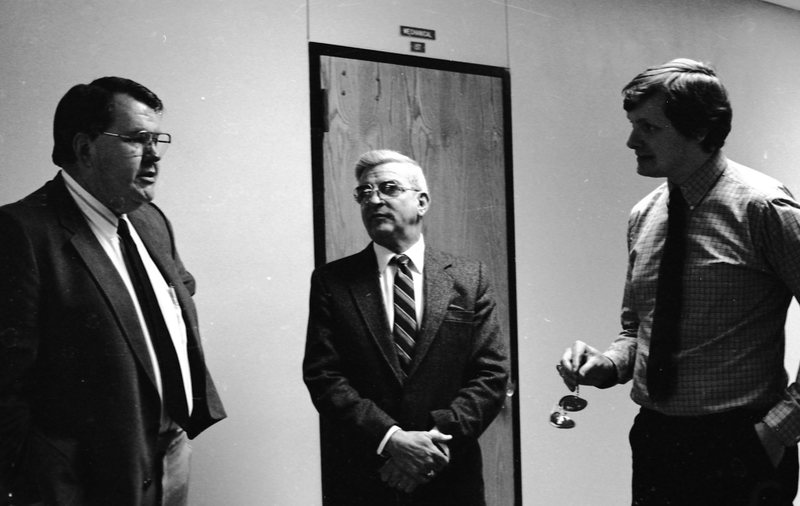 1987 Employees, Talking 1