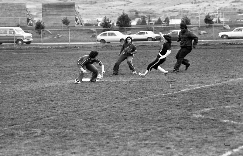 1982 Women's Softball Game - EOSC vs. EWU 06