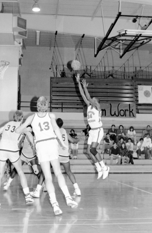 1988 Basketball Action, OIT at EOSC 09