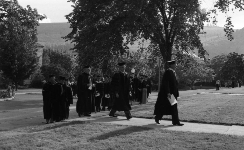1980 Graduation, Faculty Walk 02