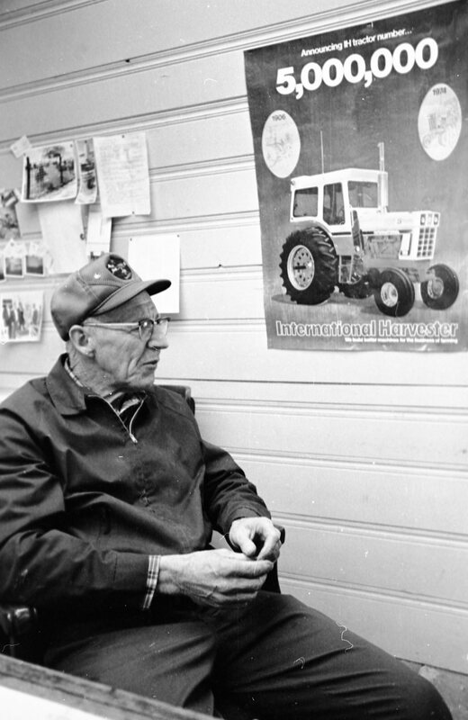 1974 Employee, Unidentified Man E 05