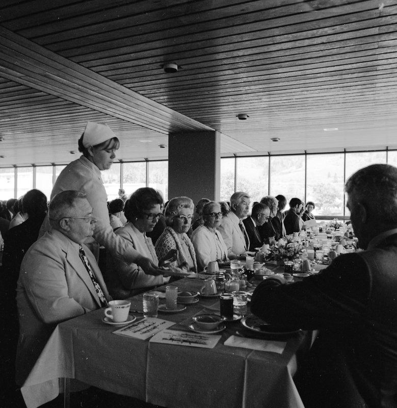 1974 Hoke Hall, Senior Breakfast 03