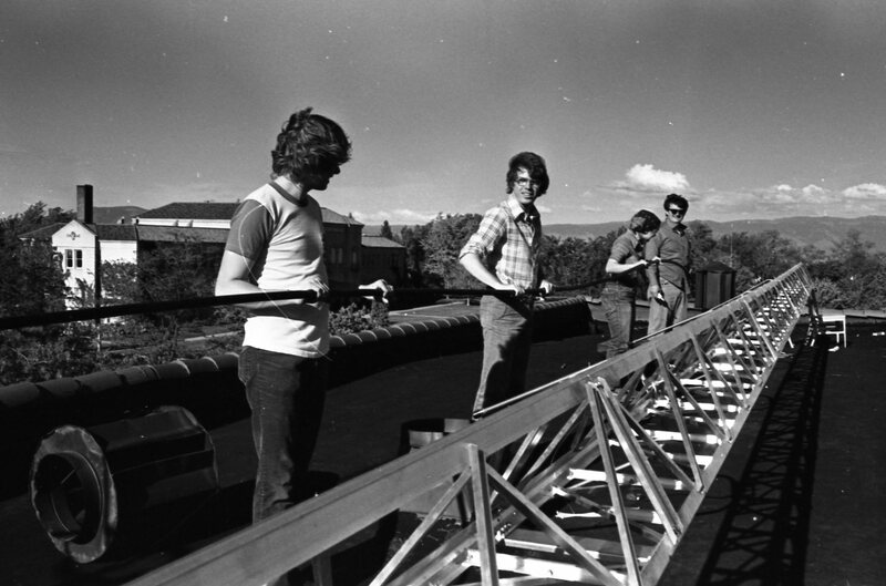 1977 Radio, New KEOL Antenna Installation 03