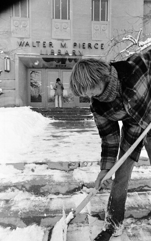 1974 Student, Shoveling Snow 05