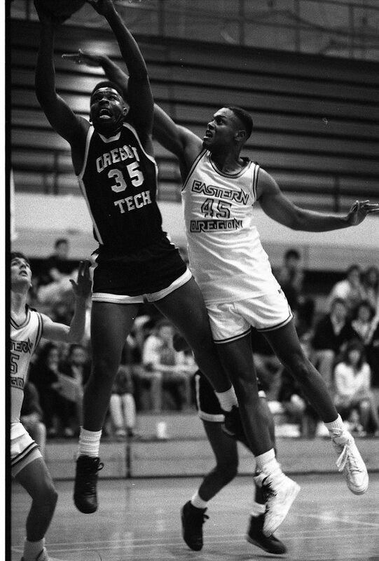 1991 Men's Basketball Action, Oregon Tech at EOSC 02