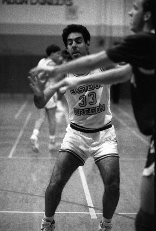 1991 Men's Basketball Action, Willamette University at EOSC 09