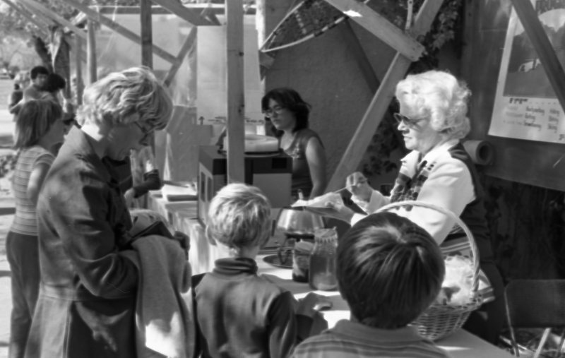 1977 Octoberfest, Food Booth 01