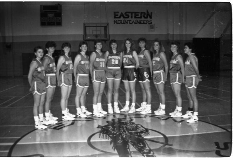 1989 Women's Basketball Team 02