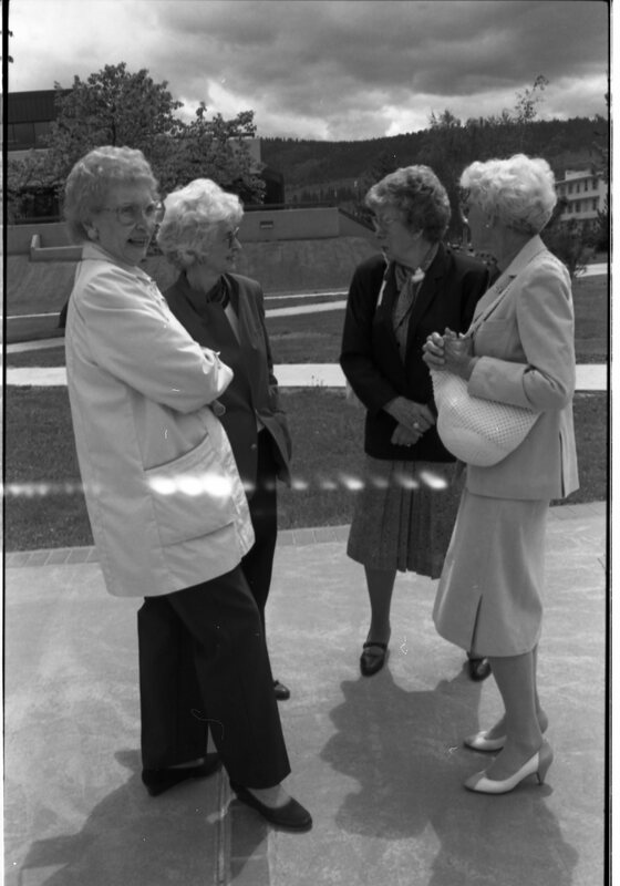 1990 Loso Hall Dedication, Guests 15