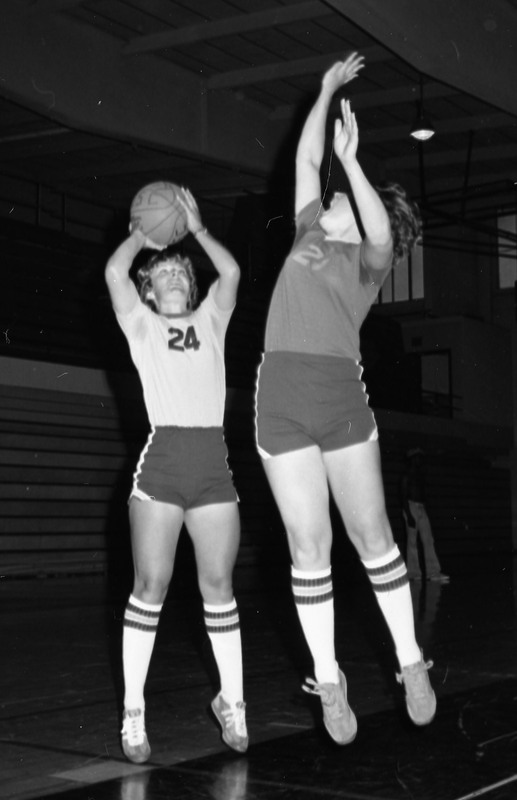 1979 Women's Basketball Action 06