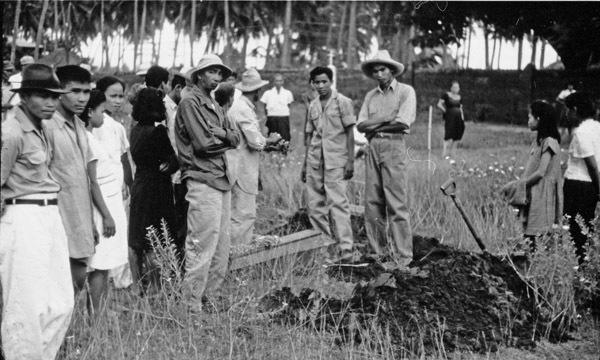 Binmaley Cemetery Funeral 6